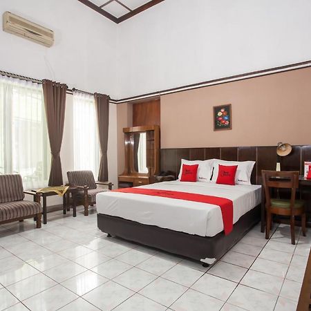 Reddoorz Near Balai Kota Malang Otel Dış mekan fotoğraf