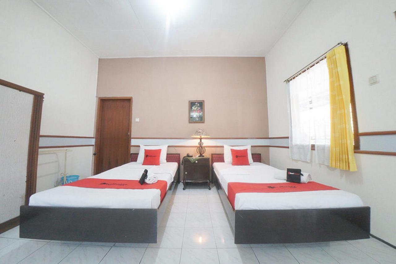 Reddoorz Near Balai Kota Malang Otel Dış mekan fotoğraf