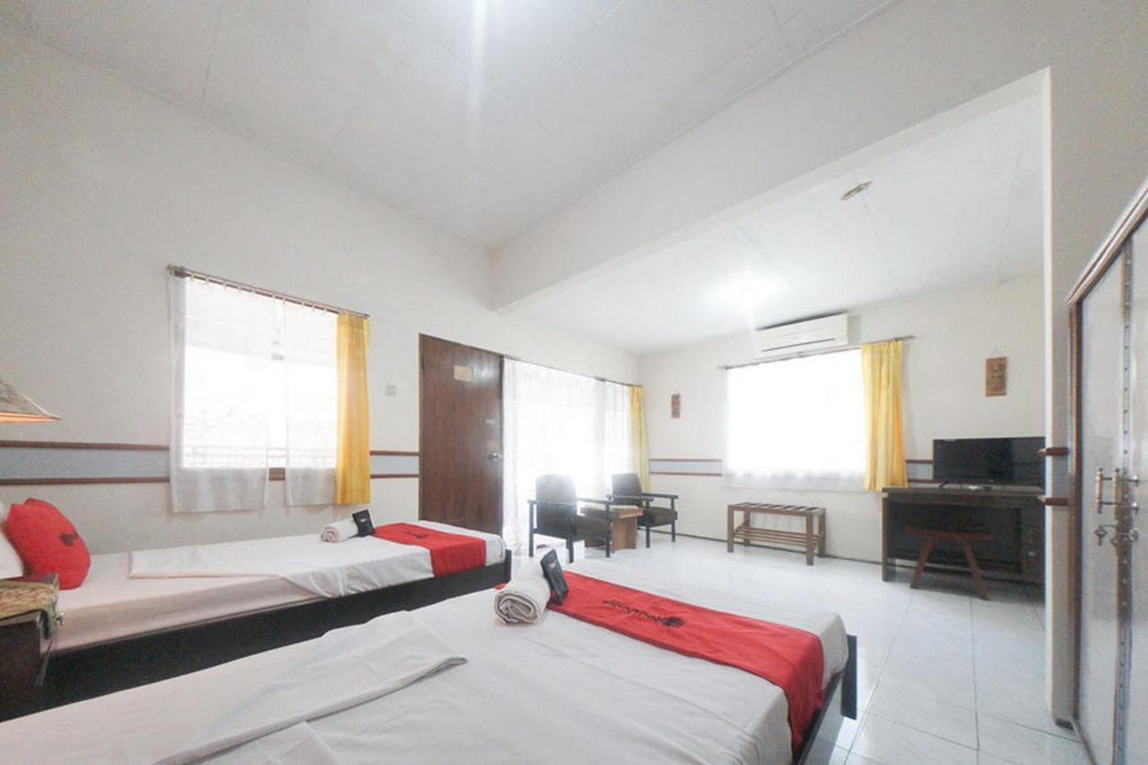 Reddoorz Near Balai Kota Malang Otel Dış mekan fotoğraf