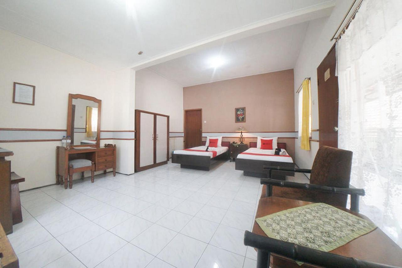 Reddoorz Near Balai Kota Malang Otel Dış mekan fotoğraf