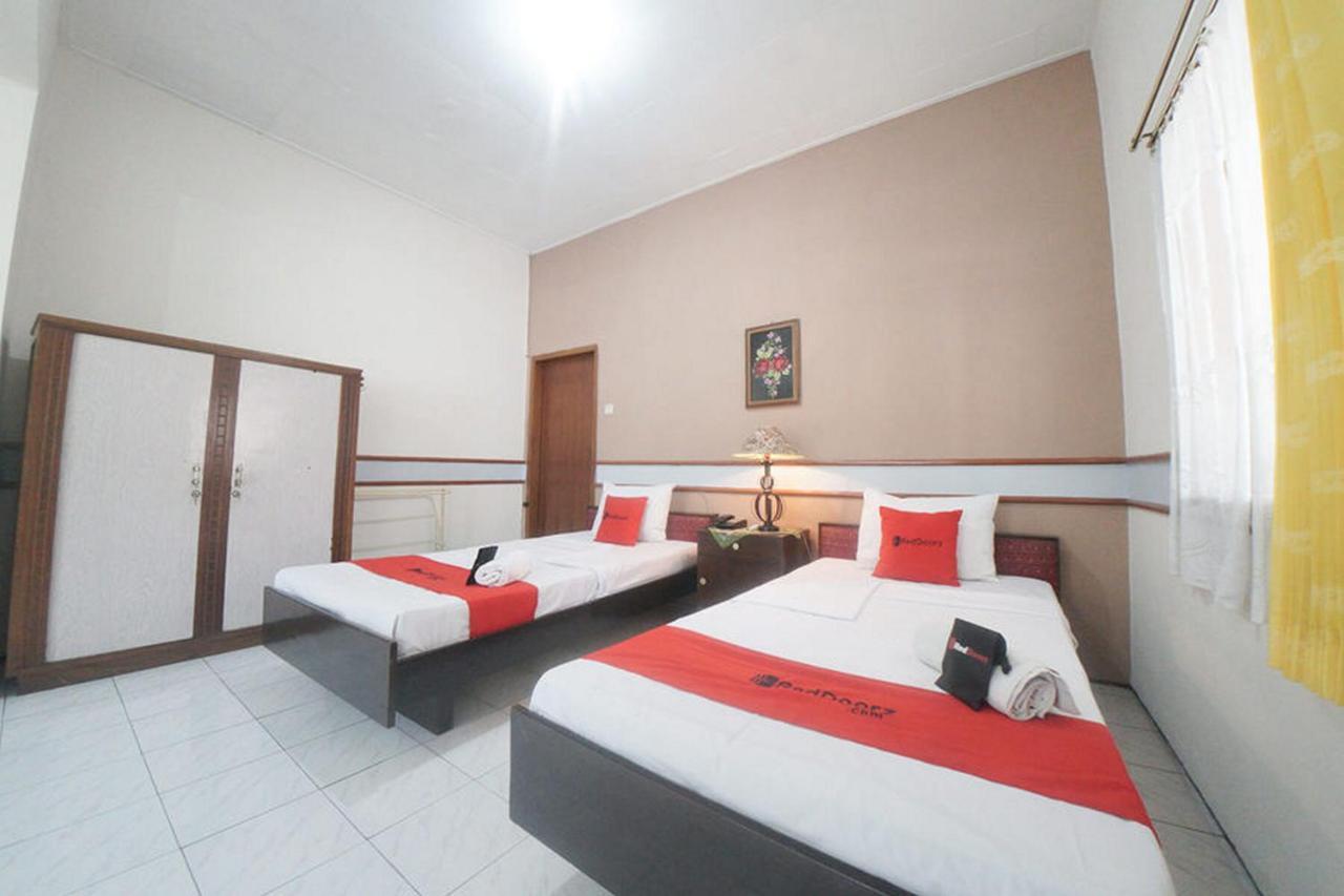 Reddoorz Near Balai Kota Malang Otel Dış mekan fotoğraf