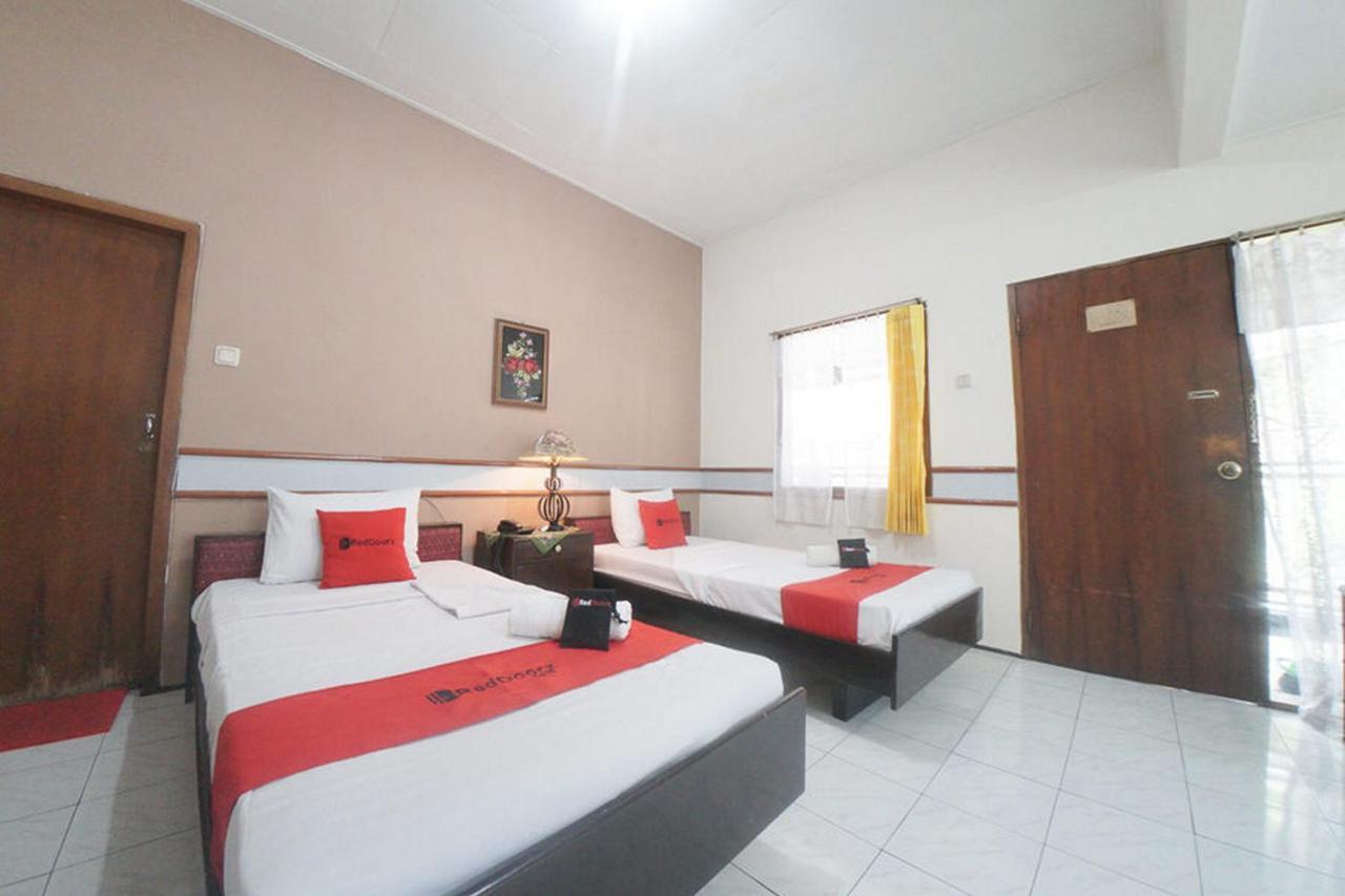 Reddoorz Near Balai Kota Malang Otel Dış mekan fotoğraf
