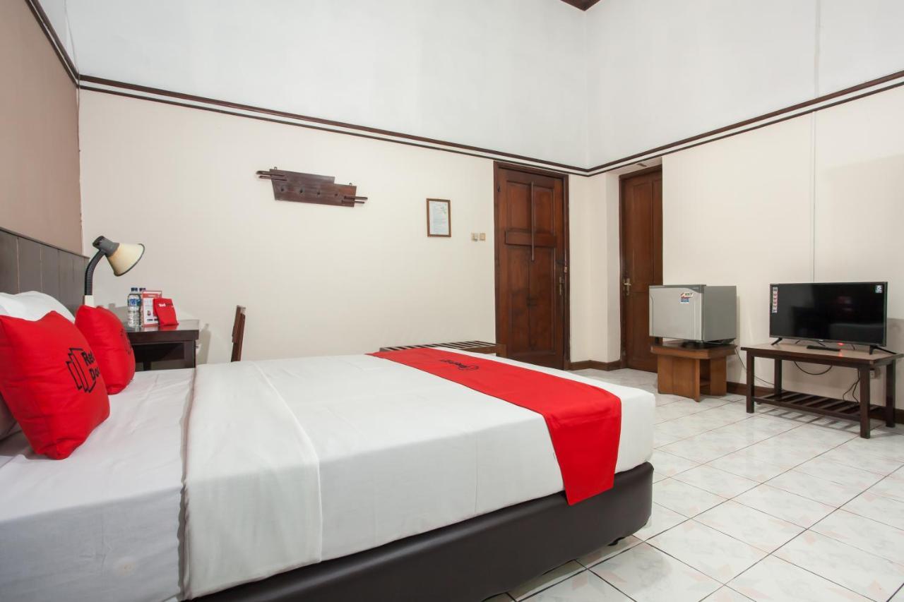 Reddoorz Near Balai Kota Malang Otel Dış mekan fotoğraf