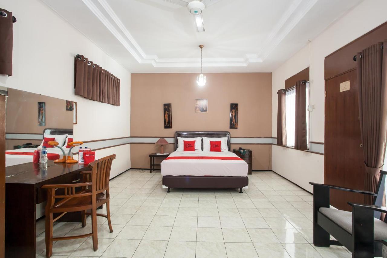 Reddoorz Near Balai Kota Malang Otel Dış mekan fotoğraf