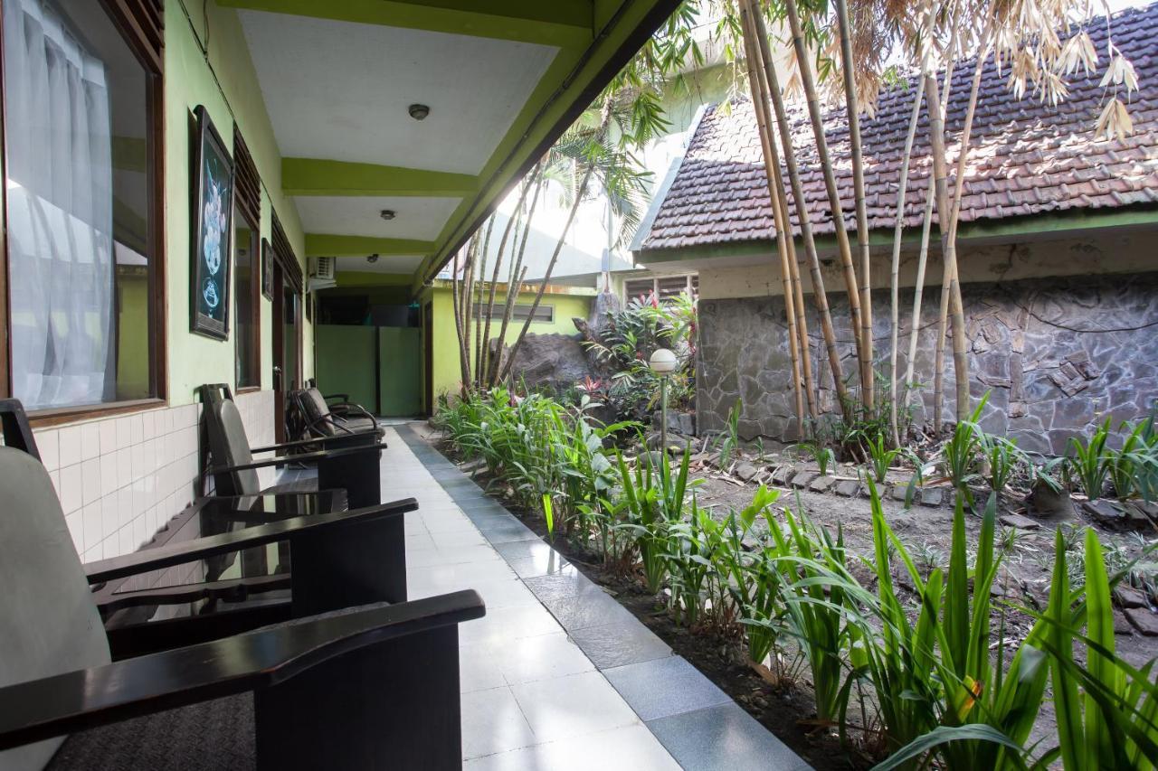 Reddoorz Near Balai Kota Malang Otel Dış mekan fotoğraf