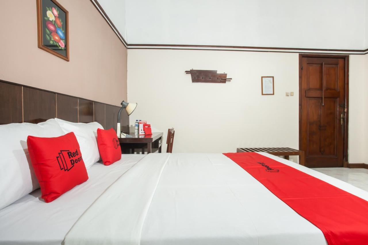 Reddoorz Near Balai Kota Malang Otel Dış mekan fotoğraf
