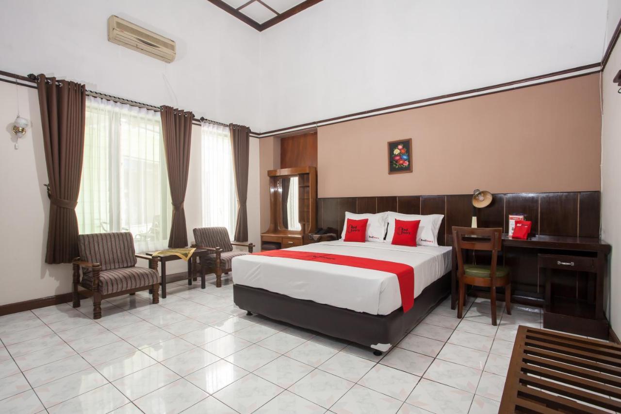 Reddoorz Near Balai Kota Malang Otel Dış mekan fotoğraf