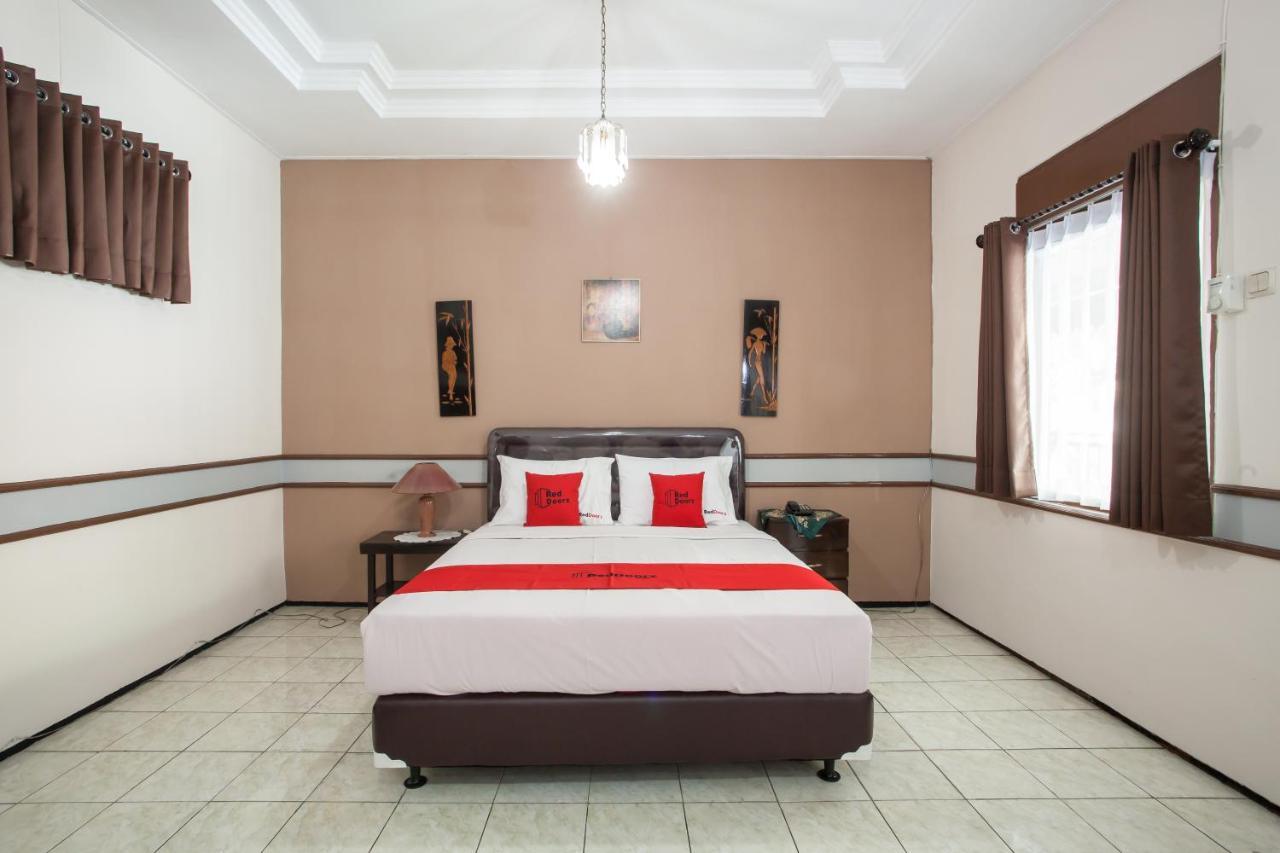 Reddoorz Near Balai Kota Malang Otel Dış mekan fotoğraf