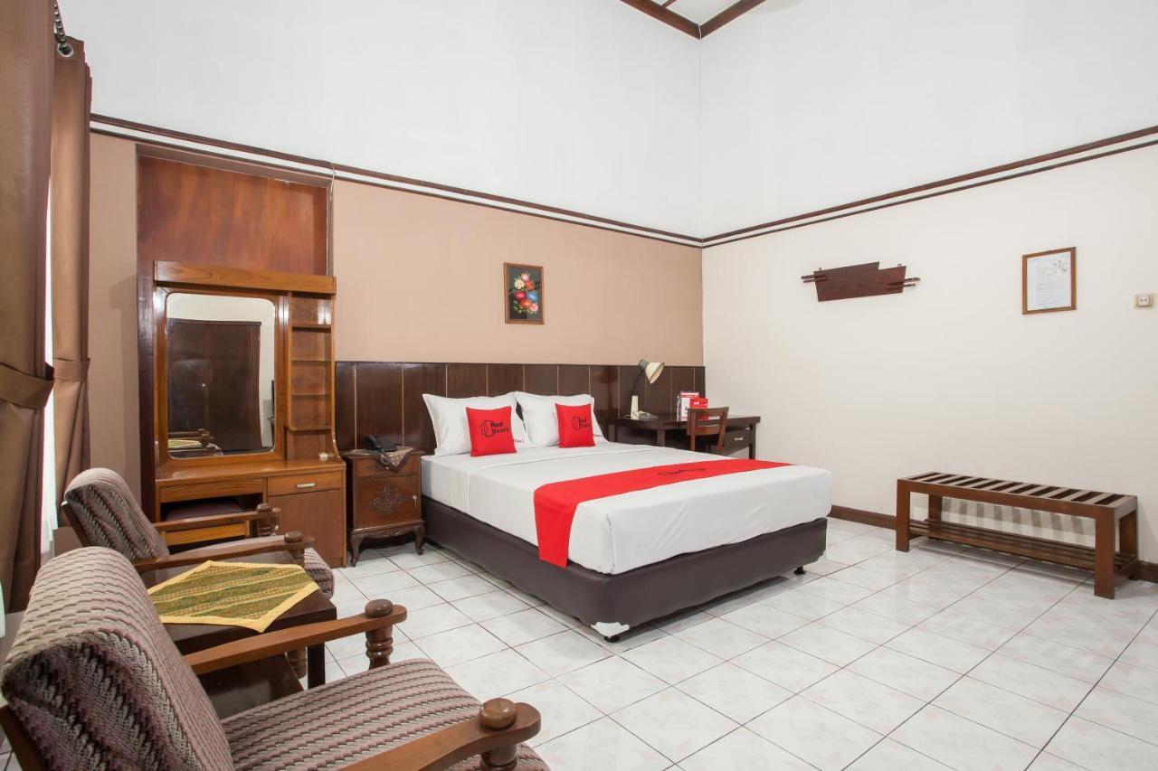 Reddoorz Near Balai Kota Malang Otel Dış mekan fotoğraf