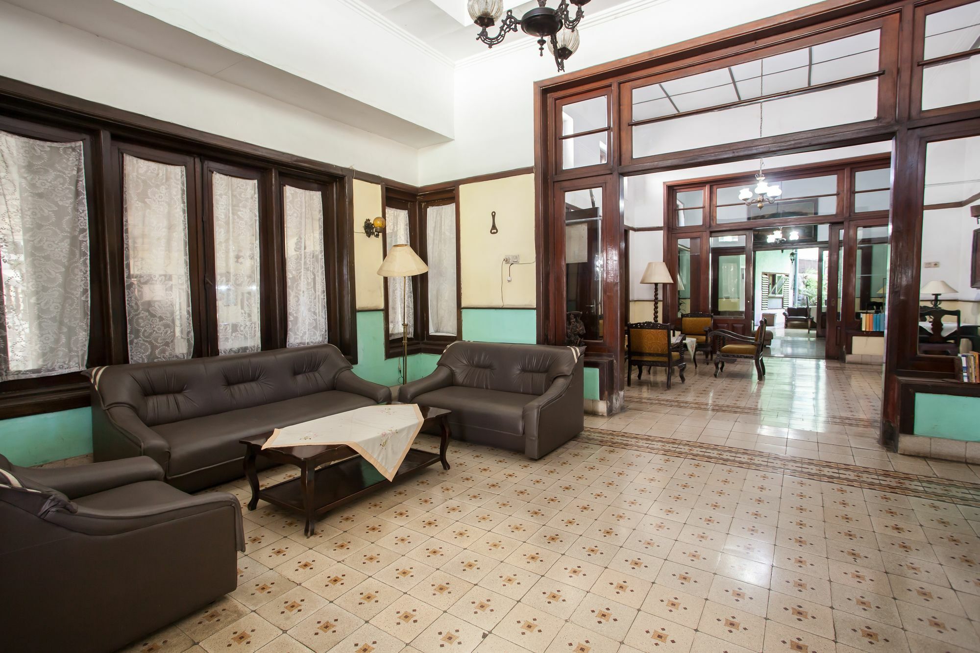 Reddoorz Near Balai Kota Malang Otel Dış mekan fotoğraf