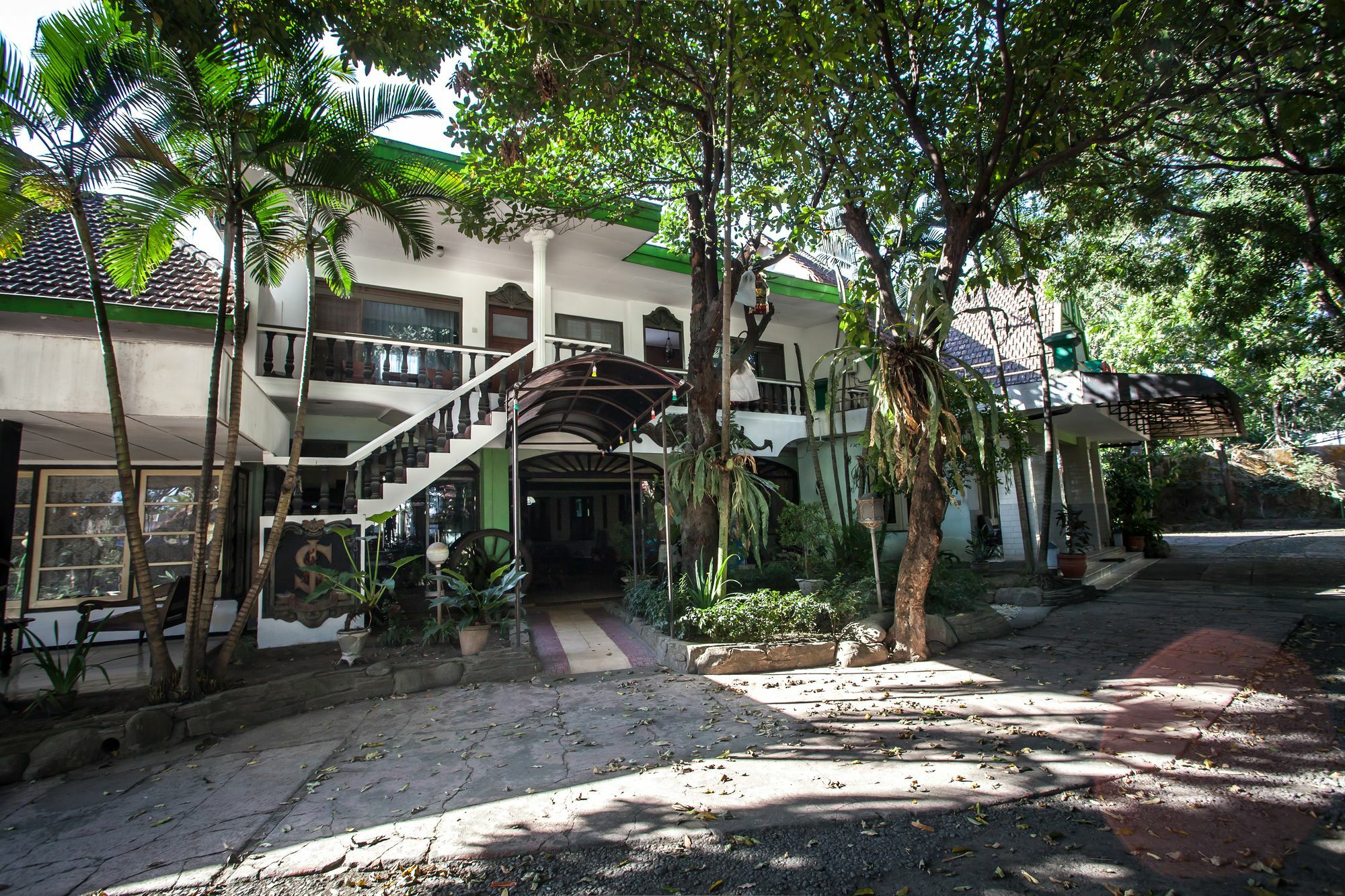Reddoorz Near Balai Kota Malang Otel Dış mekan fotoğraf